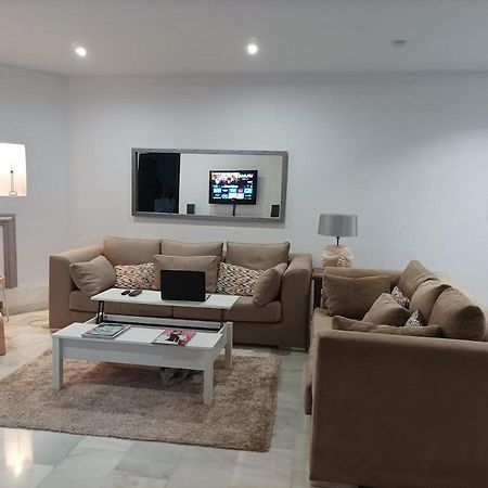 Large 2 Bed Apt Puerto Banus Marina Private Parking Appartement Marbella Buitenkant foto