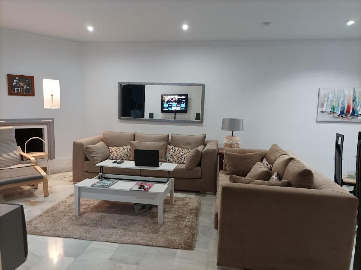 Large 2 Bed Apt Puerto Banus Marina Private Parking Appartement Marbella Buitenkant foto
