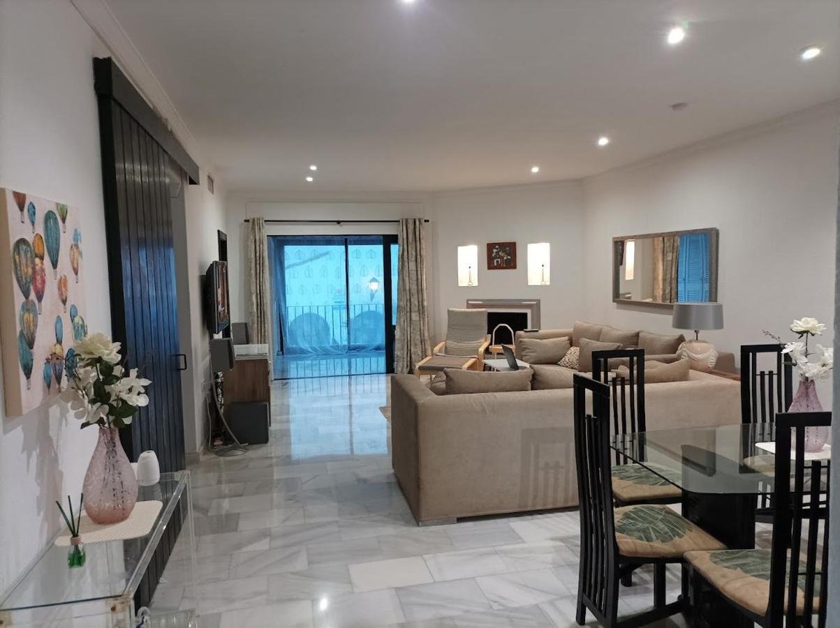 Large 2 Bed Apt Puerto Banus Marina Private Parking Appartement Marbella Buitenkant foto