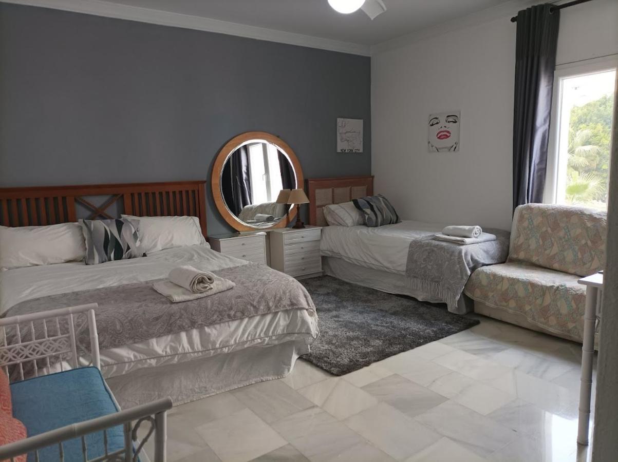 Large 2 Bed Apt Puerto Banus Marina Private Parking Appartement Marbella Buitenkant foto